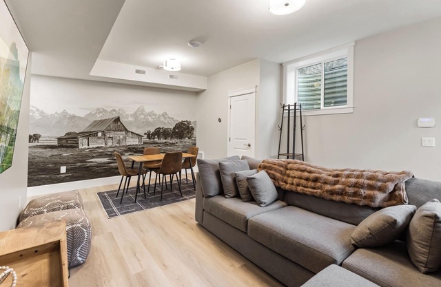 Private Retreat Minutes from Thunderbird Show Park