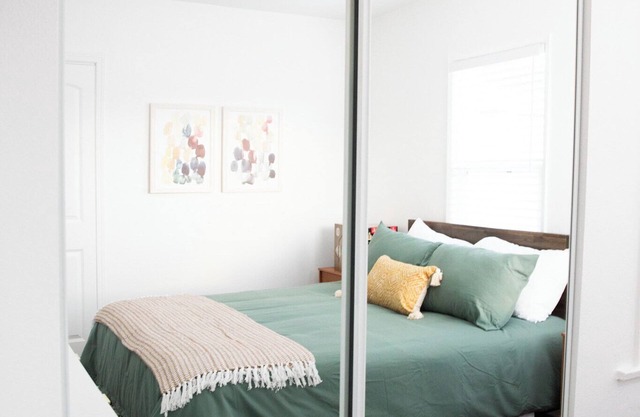 Private Retreat 2-bedroom house In Central San Diego