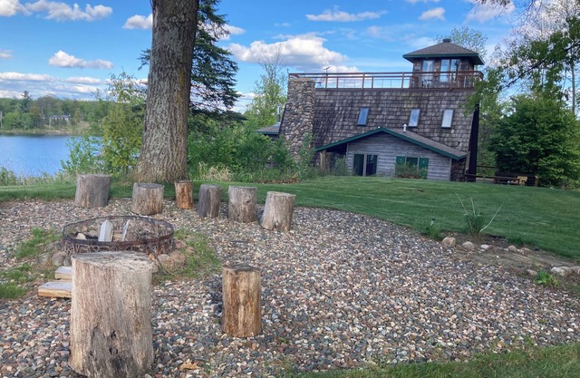 Privater Rückzugsort am ruhigen See