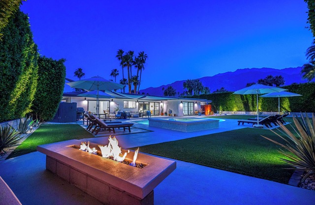 Private Getaway: w/Pool, Hot Tub, Firepit & BBQ