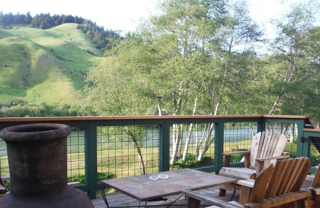 Private Riverfront Estate mit herrlichem Blick und Zugang zum Fluss