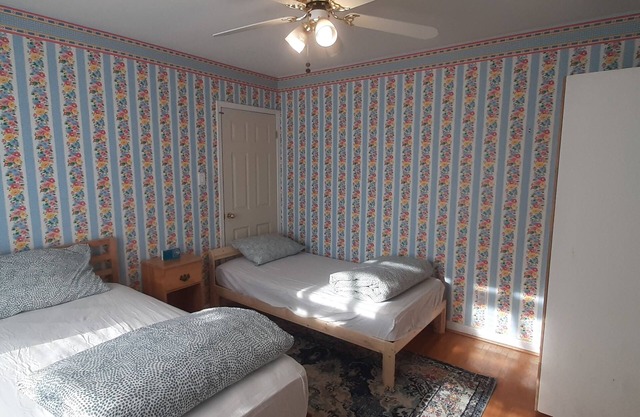 Private room in etobicoke , private entrance , private washroom