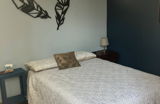 Private room with full bathroom. Safe and quiet area.