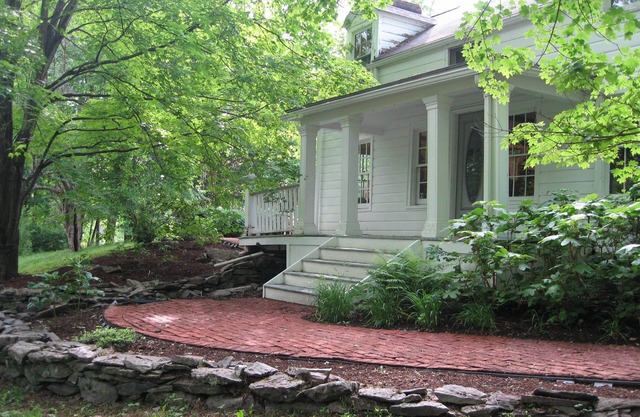 Private room on secluded 7 acres , access to entire house including patio, porch