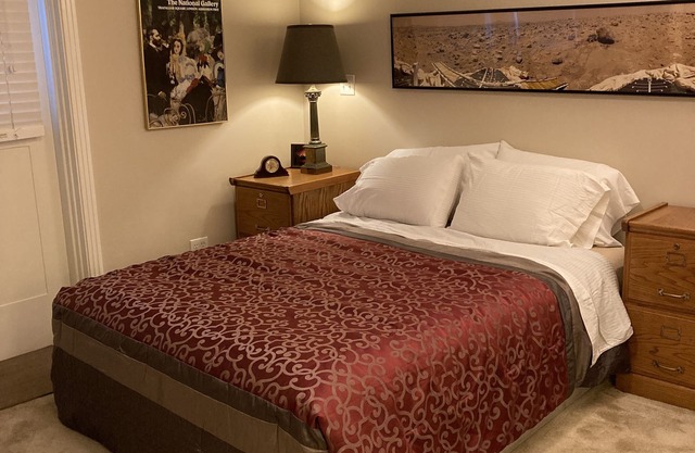 Privatzimmer, privater Eingang in einem Redwood Grove