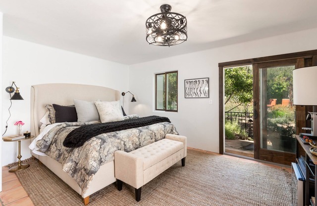 PRIVATE ROOM w/ Private Gated Jacuzzi & Garden in Downtown Los Olivos Escape