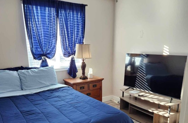 Private room with a shared bathroom in an upscale neighborhood of west jordan!