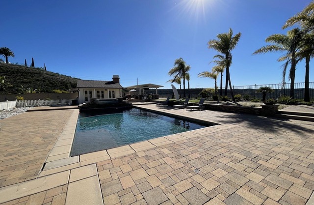 Private room with beautiful yard