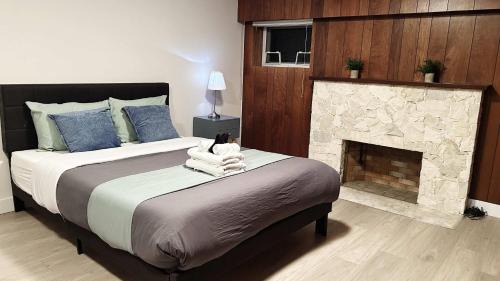 Private Room with Shared Washroom in Homestay