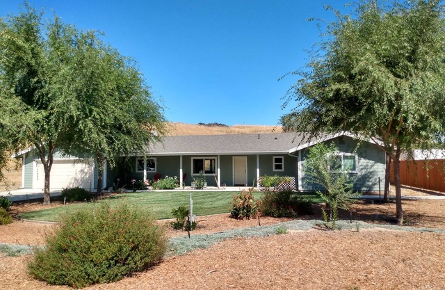 Private, quiet home with hot tub in wine country!