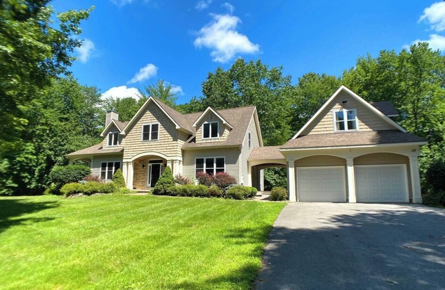 Private Saratoga Retreat Close to Track-Town-Shops