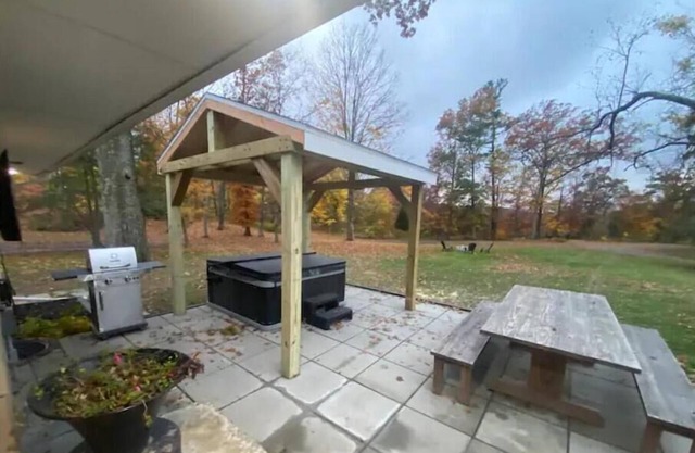 Private/Secluded 4 Bdrm with HotTub & Steam Shower
