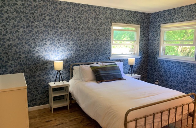 Private Single Story Minutes to Lake MI Beaches and Downtown St Joe