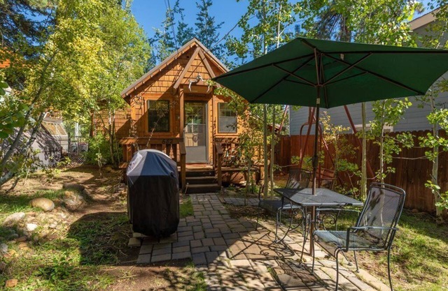 Romantische, private Tahoe-Hütte, 7. Nacht gratis, Strand zu Fuß erreichbar, Highspeed-WLAN