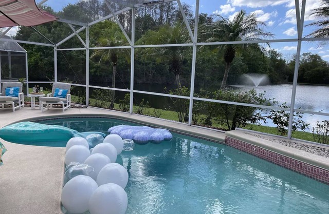 Neu möbliert!~ Privater Pool ~ 8 Mi von Disney ~ Sea World