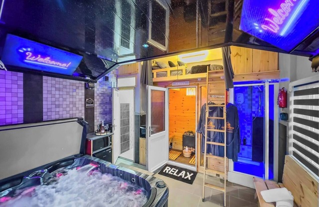 Private Spa Apartment in Maerdy – Hot Tub, Sauna & Lounge Escape