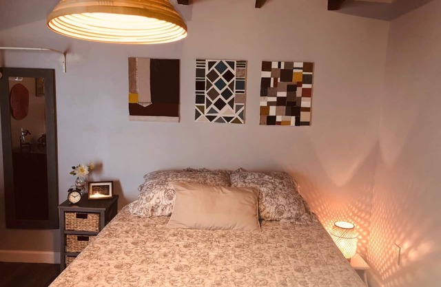 Private Studio Cabin steps from Calle 8 - 5V