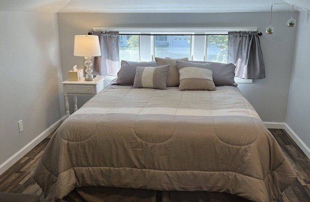 Private suite. Convenient to Capital Theater and HPN airport. Free parking.