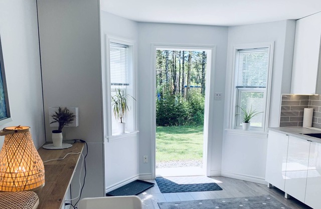 Private suite in quiet neighbourhood
