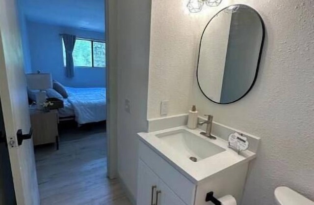 Private Suite in Federal Way