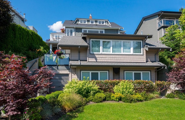 Private suite with panoramic views of the downtown Vancouver & Ocean view