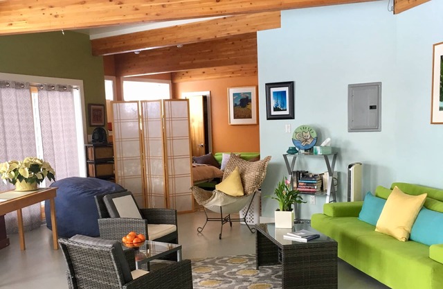 Private Suite mit süßem Ausblick, geräumig, nahe der Stadt mit spektakulären Ausblicken.
