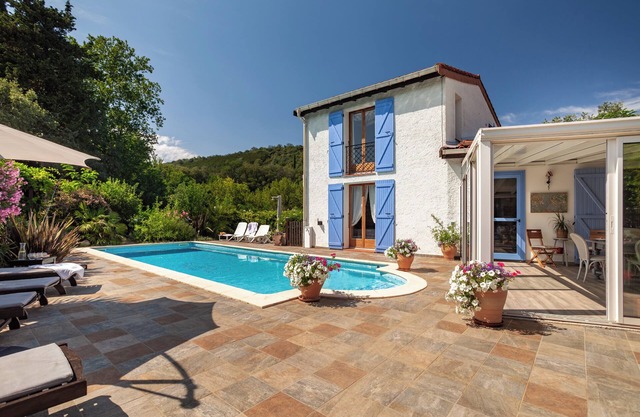 Sonnige Villa mit traumhaftem Pool
