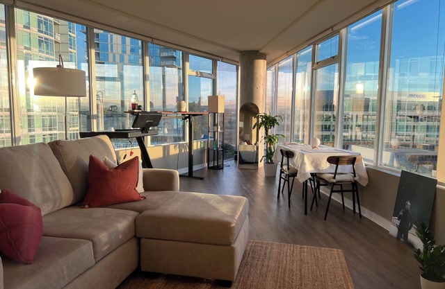 Private Sunset Suite in the Sky Downtown Bellevue