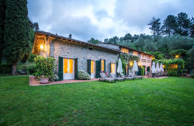 Romanische Villa/privater Pool & Tennisplatz/traumhafter Ausblick/perfekte Lage