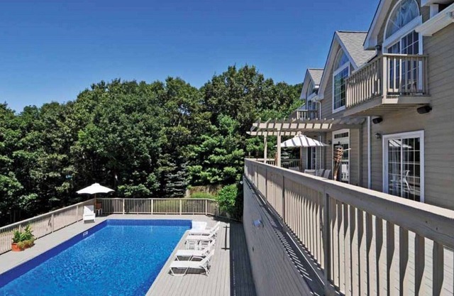 NEUE LISTE: PRIVAT, BAUMOBIL, DOPPELHÖHEN-FOYER, IN DER NÄHE VON BRIDGEHAMPTON, SOUTHAMPTON UND SAG HARBOR