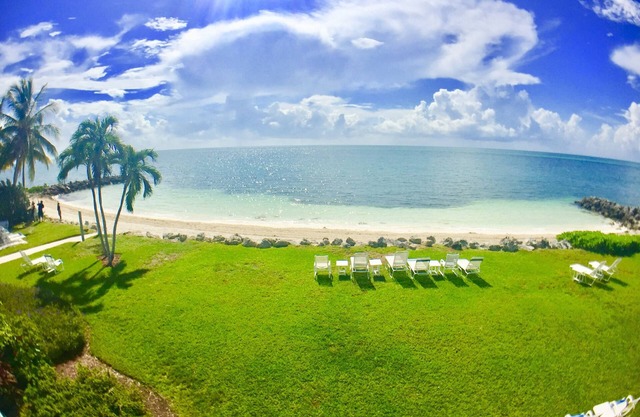 NEU-Private Tropical Beach-Schritte von der Eigentumswohnung-Keine Treppe-Hi-Speed-WLAN-es ist geladen