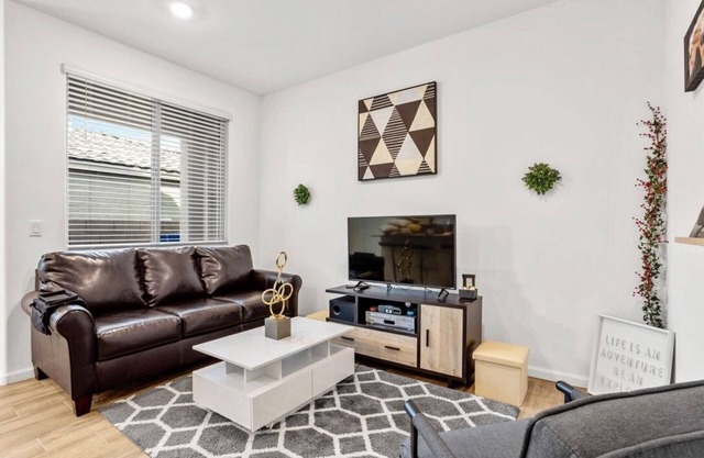 Private Tucson Getaway Near Downtown w/ Amenities!