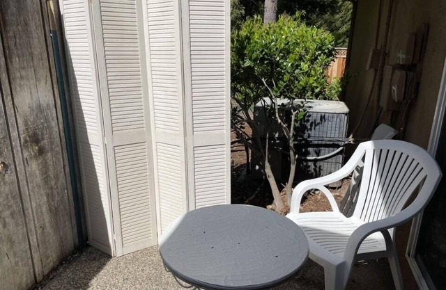 Private Unit full bath patio BBQ