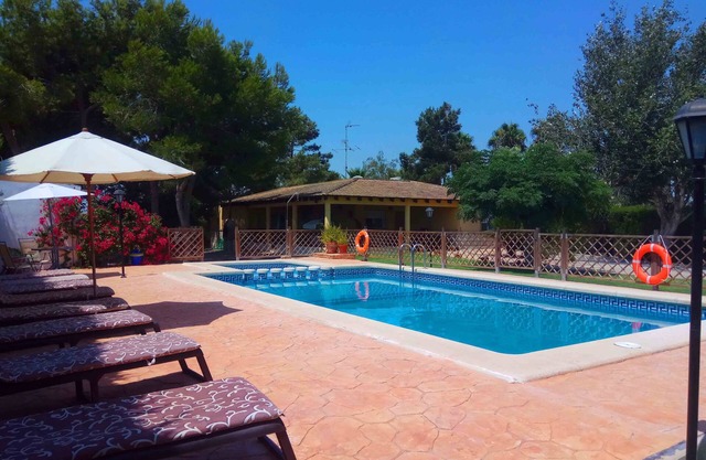 PRIVATE VILLA, WIFI-SWIMMINGPOOL, GARTEN, KINDERPARK, BBQ, ACC. MINUSVA, 12 PERS.