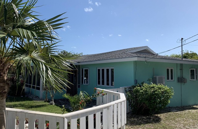 Private Villa, 2 minutes from the beach, 4 minutes to Georgetown