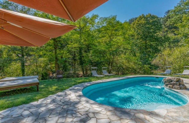 Alleinstehendes Ferienhaus mit privatem Pool, W-LAN, TV, Innenhof, Panoramablick, bei Florenz