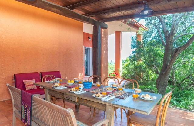 Alleinstehendes Ferienhaus mit privatem Pool, W-LAN, TV, Terrasse, Panoramablick, Parkplatz