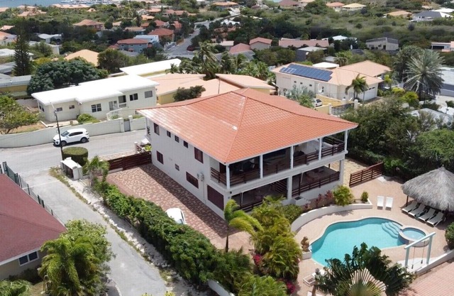 Privates Villenresort mit Pool und schöner Aussicht Jan Thiel Beach 27pp