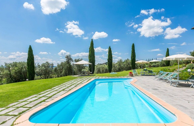 Alleinstehendes Ferienhaus mit W-LAN, privatem Pool, Klimaanlage, TV, Terrasse, Panoramablick