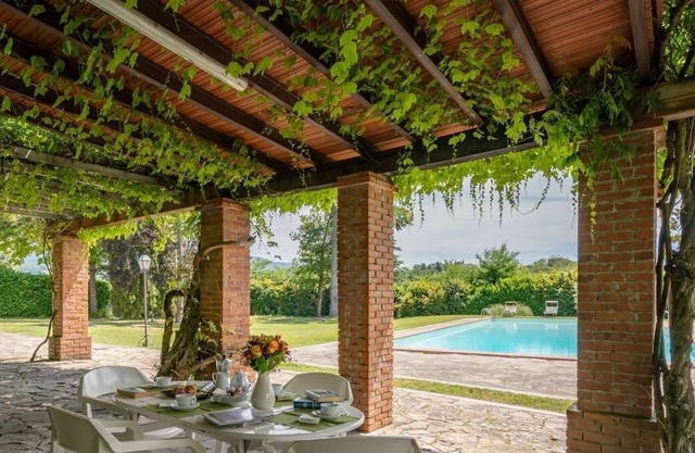Private villa with swimming pool in Tuscany