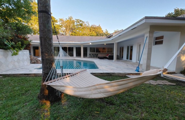Private Villa with tennis court, sauna movie theater pool and more