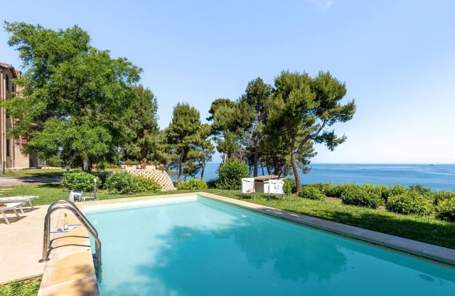 Alleinstehendes Ferienhaus mit Klimaanlage, privatem Pool, W-LAN, TV, Terrasse, Panoramablick