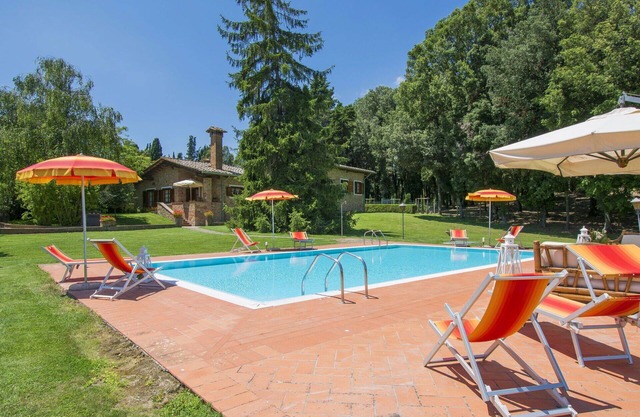 Alleinstehendes Ferienhaus mit W-LAN, privatem Pool, TV, Balkon, Parkplatz, bei San Gimignano
