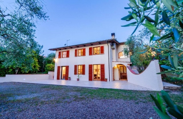 Private villa with Jacuzzi in Montemerano, near Terme di Saturnia