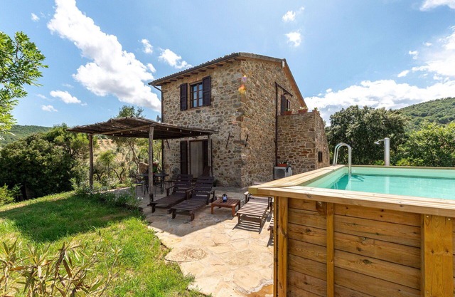 Alleinstehendes Ferienhaus mit Klimaanlage, privatem Pool, W-LAN, TV, Innenhof, Panoramablick
