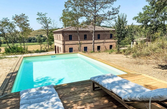 Alleinstehendes Ferienhaus mit W-LAN, Klimaanlage, privatem Pool, TV, Innenhof, Panoramablick