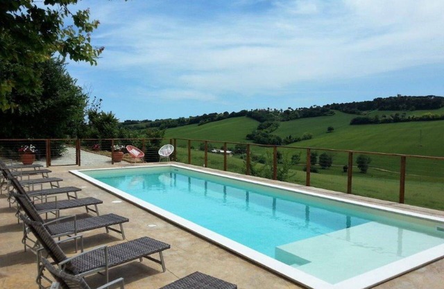 Alleinstehendes Ferienhaus mit W-LAN, privatem Pool, Klimaanlage, TV, bei Porto Recanati