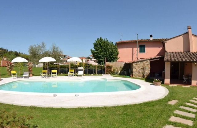 Private villa with swimming pool in Tuscany