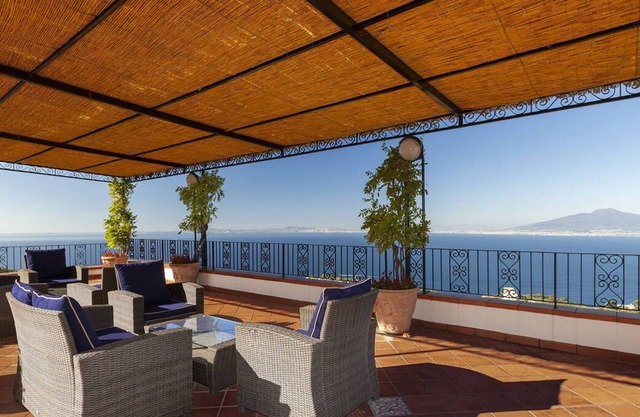 Private Villa mit Meerblick und Pool