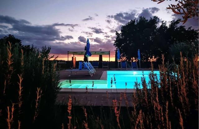 Alleinstehendes Ferienhaus mit Klimaanlage, privatem Pool, W-LAN, TV, Innenhof, Panoramablick